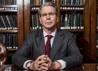 “Chile ha rechazado rotundamente los fracasos del comunismo”: Secretario del Tesoro de EE.UU. por victoria de Kast