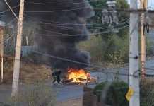 Camioneta robada, barricadas, bombas molotov, tres detenidos: balance del desalojo de megatoma en San Antonio